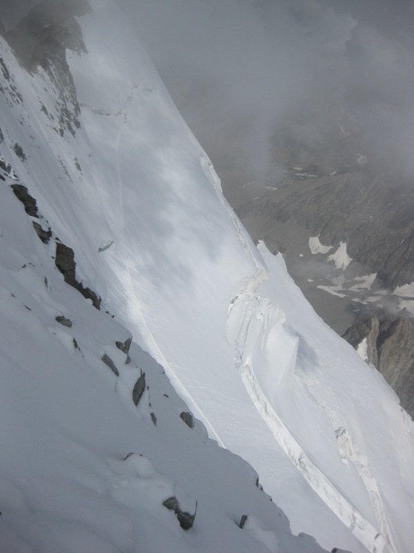 Extreme Steilheit die Flanke vom Barre Des Écrins Extreme Steilheit die Flanke vom Barre Des Écrins